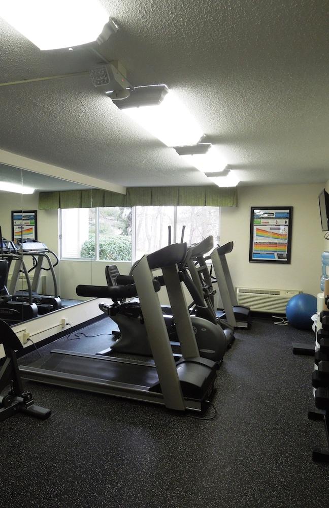 Baymont Inn & Suites Marietta Esterno foto