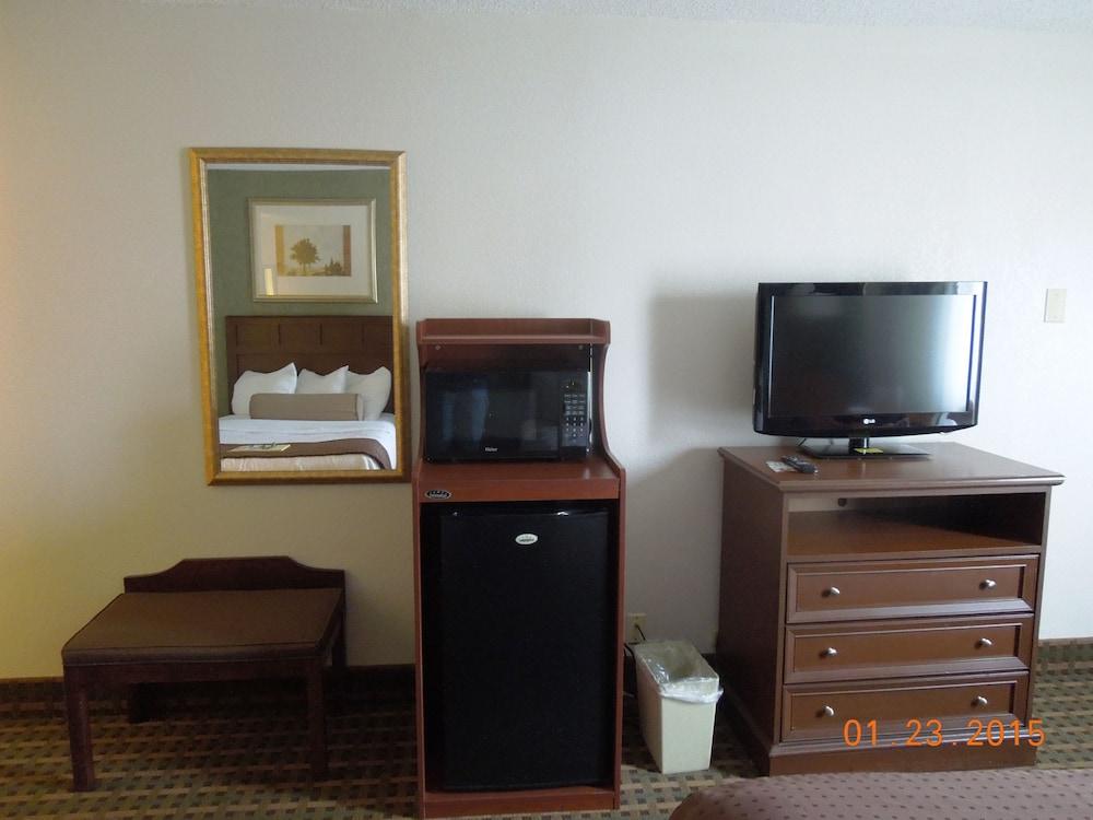 Baymont Inn & Suites Marietta Esterno foto