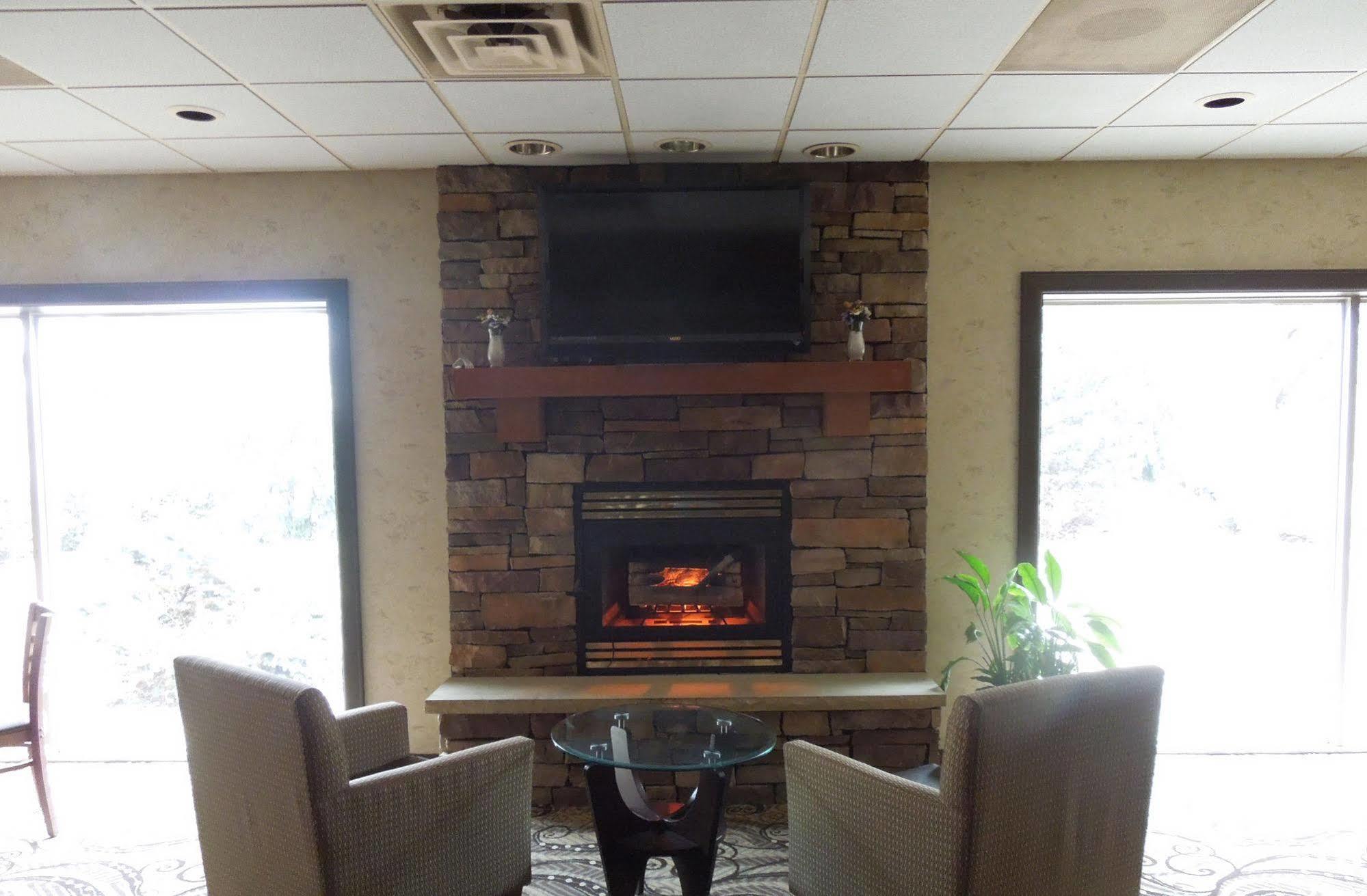 Baymont Inn & Suites Marietta Esterno foto