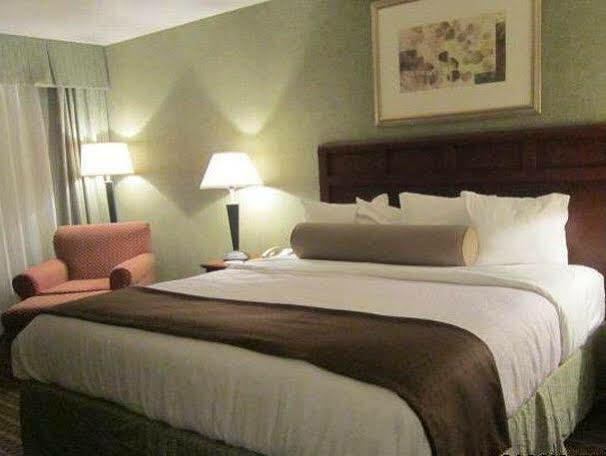 Baymont Inn & Suites Marietta Esterno foto